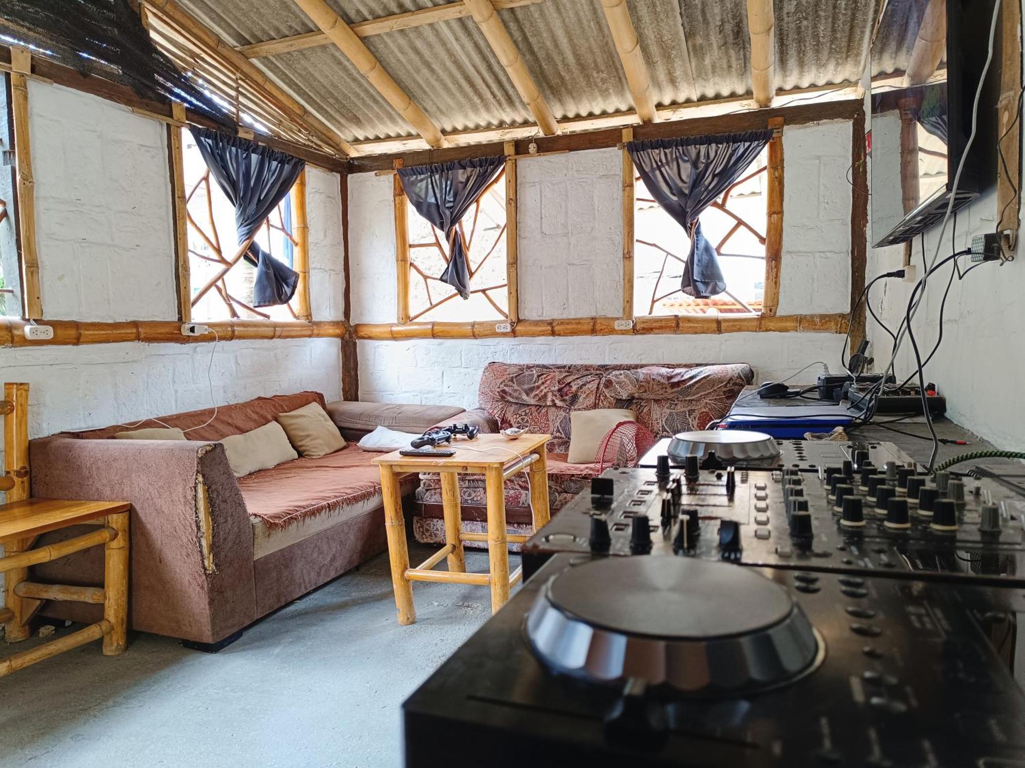 Munay Backpacker Hostel Montañita Kültér fotó